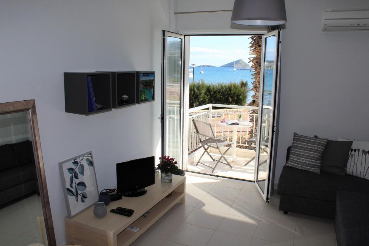 Apartments Mare Blu By The Sea. Порто-Рафті Екстер'єр фото
